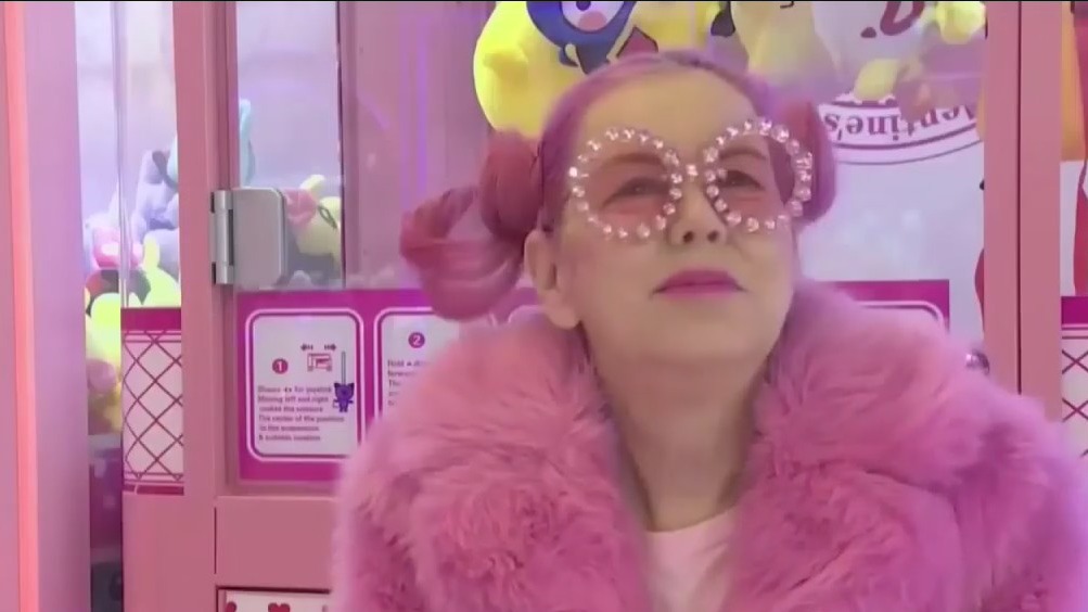 Woman marries the color pink in Las Vegas