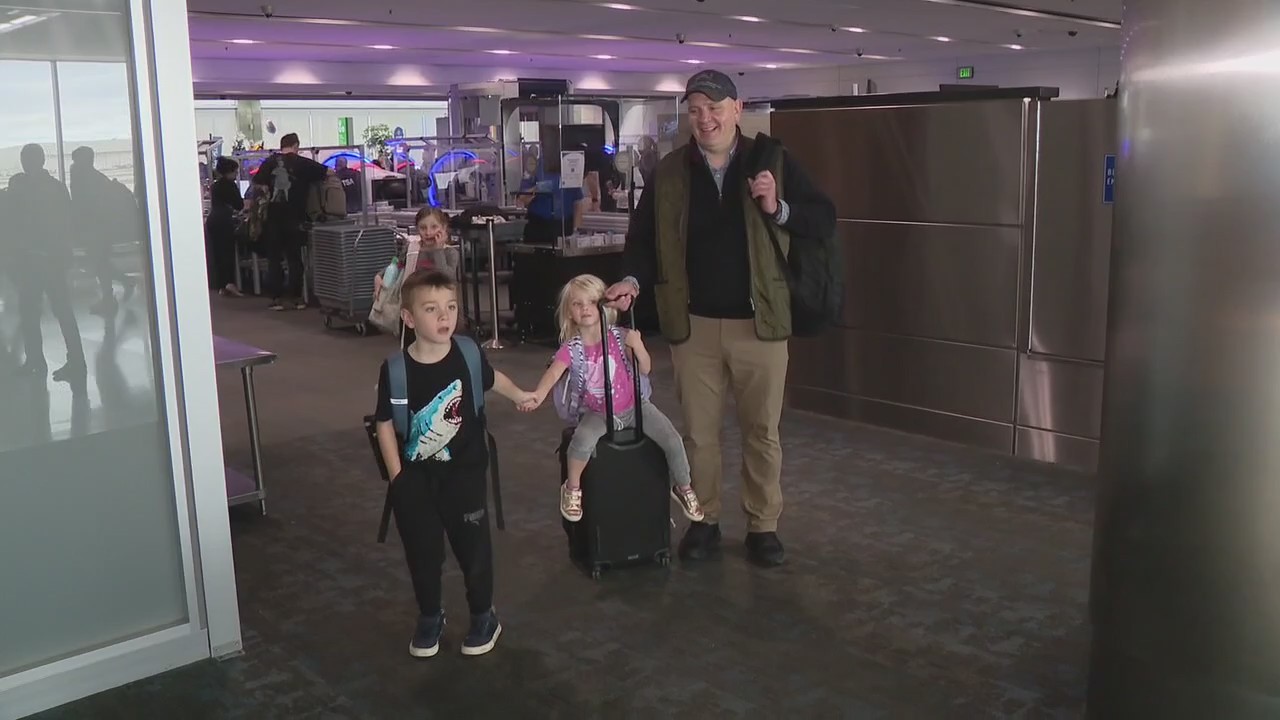 Travelers at DTW share their Thanksgiving plans