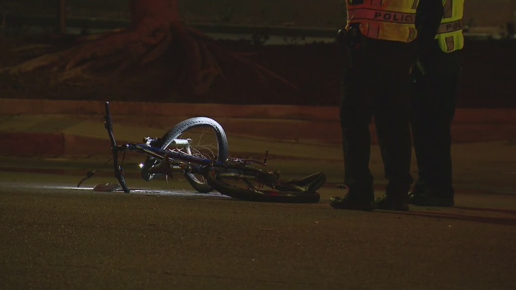 2 bicyclists dead after hit-and-run crash in Chatsworth