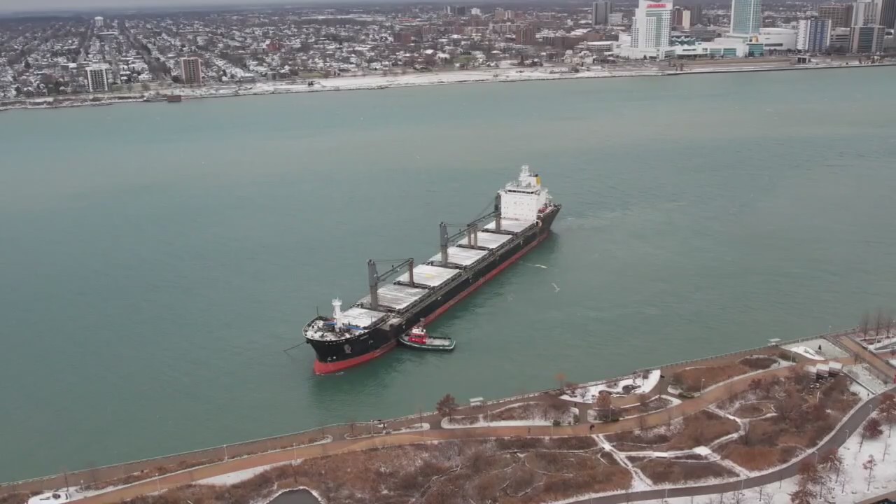 Freighter remains stuck in Detroit River