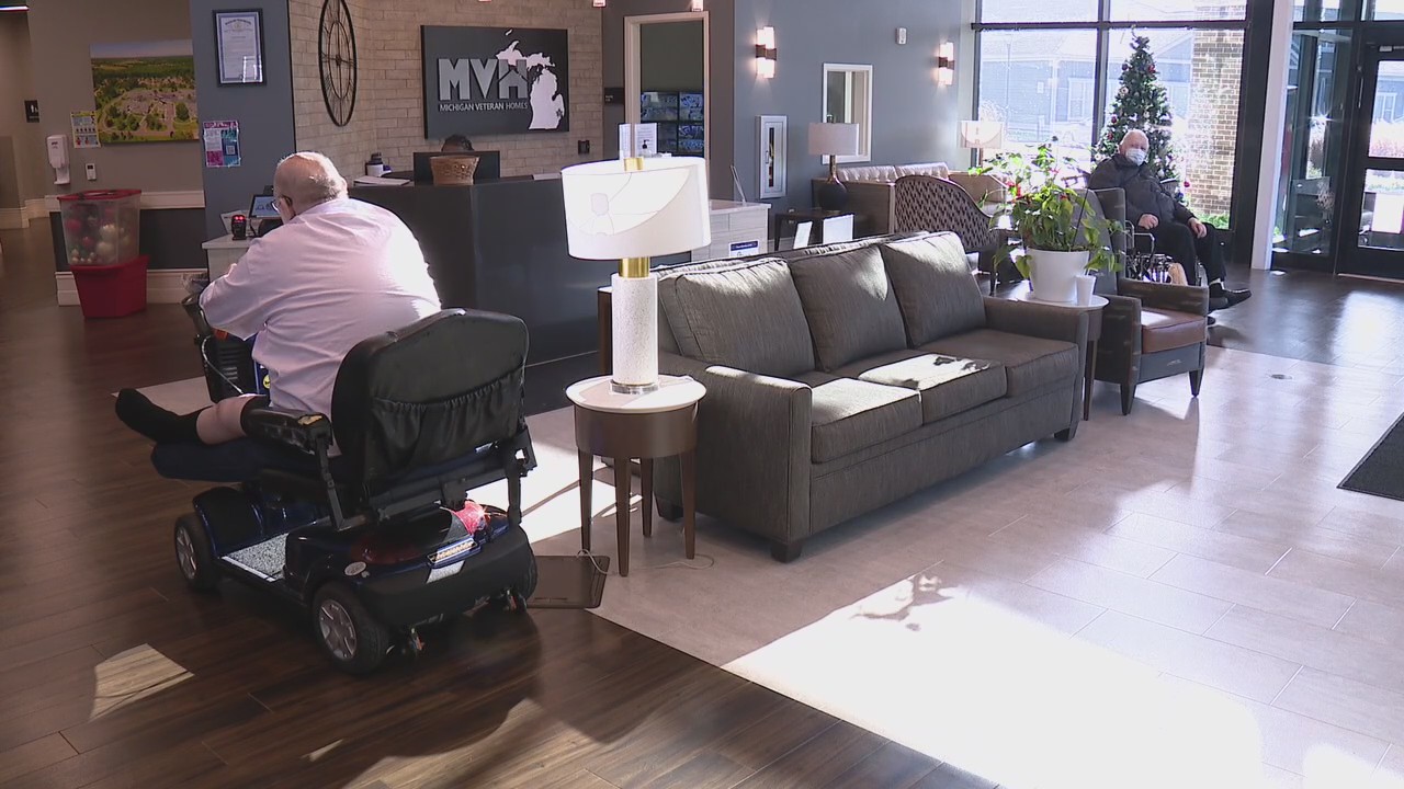 Send a holiday card to Michigan veterans this year