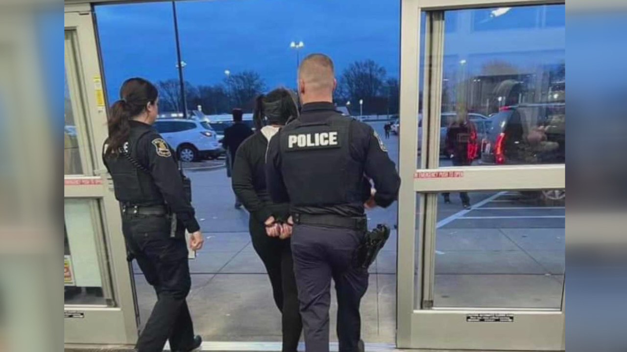 20-year-old woman arrested for assaulting St. Clair Shores Kroger clerk