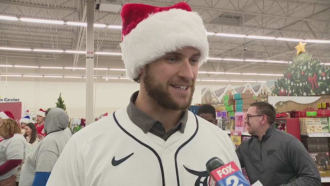 Red Wings, Tigers and Meijer give kids from The Children?s Center a holiday shopping spree