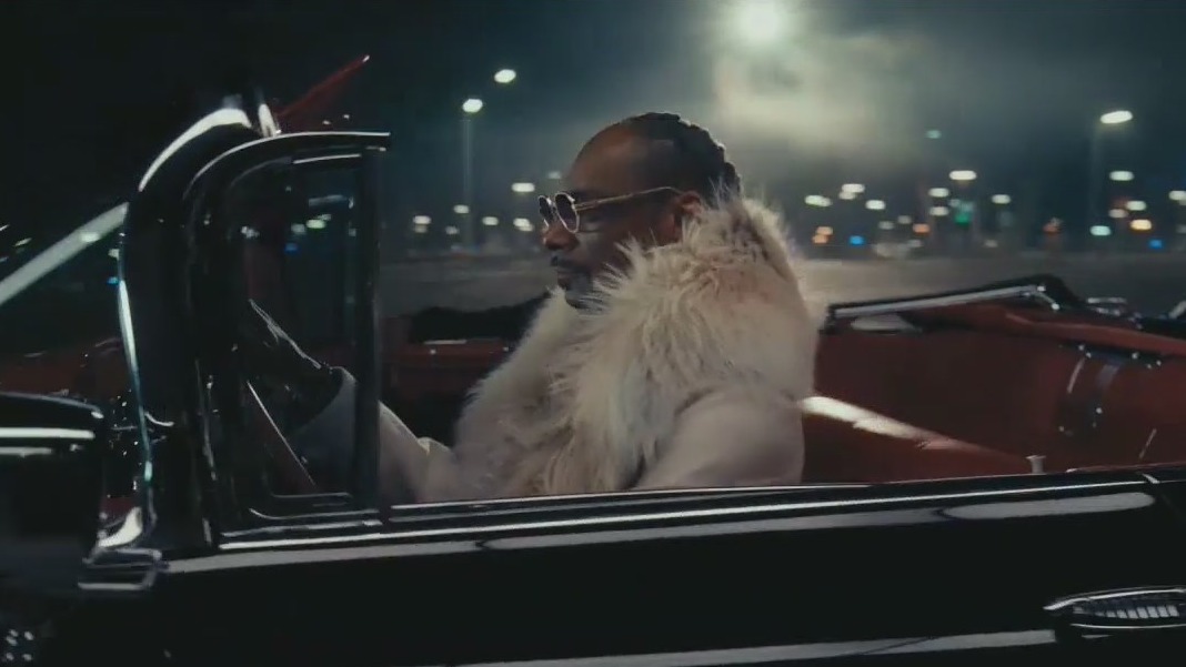 Snoop Dogg drives lowrider from Van Nuys shop for Super Bowl LVI halftime commercial
