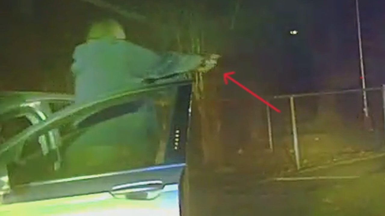 Retired DPD assistant chief weighs in on fatal shooting of armed suspect by Oakland County deputies.