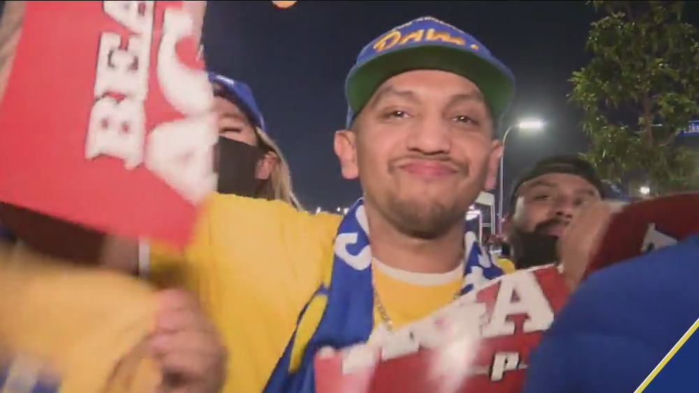 COVID safety and mask compliance at SoFi Stadium