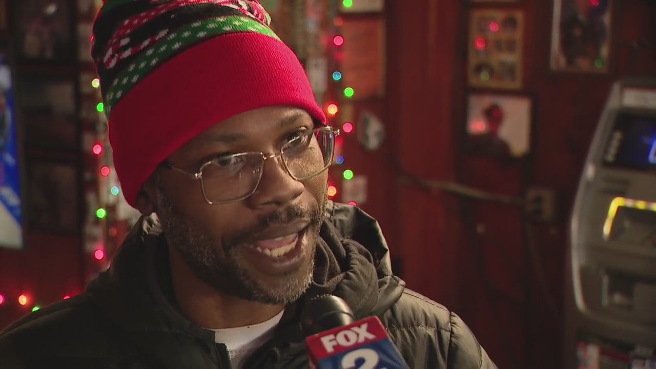 Lions fans look for merchandise to celebrate division title