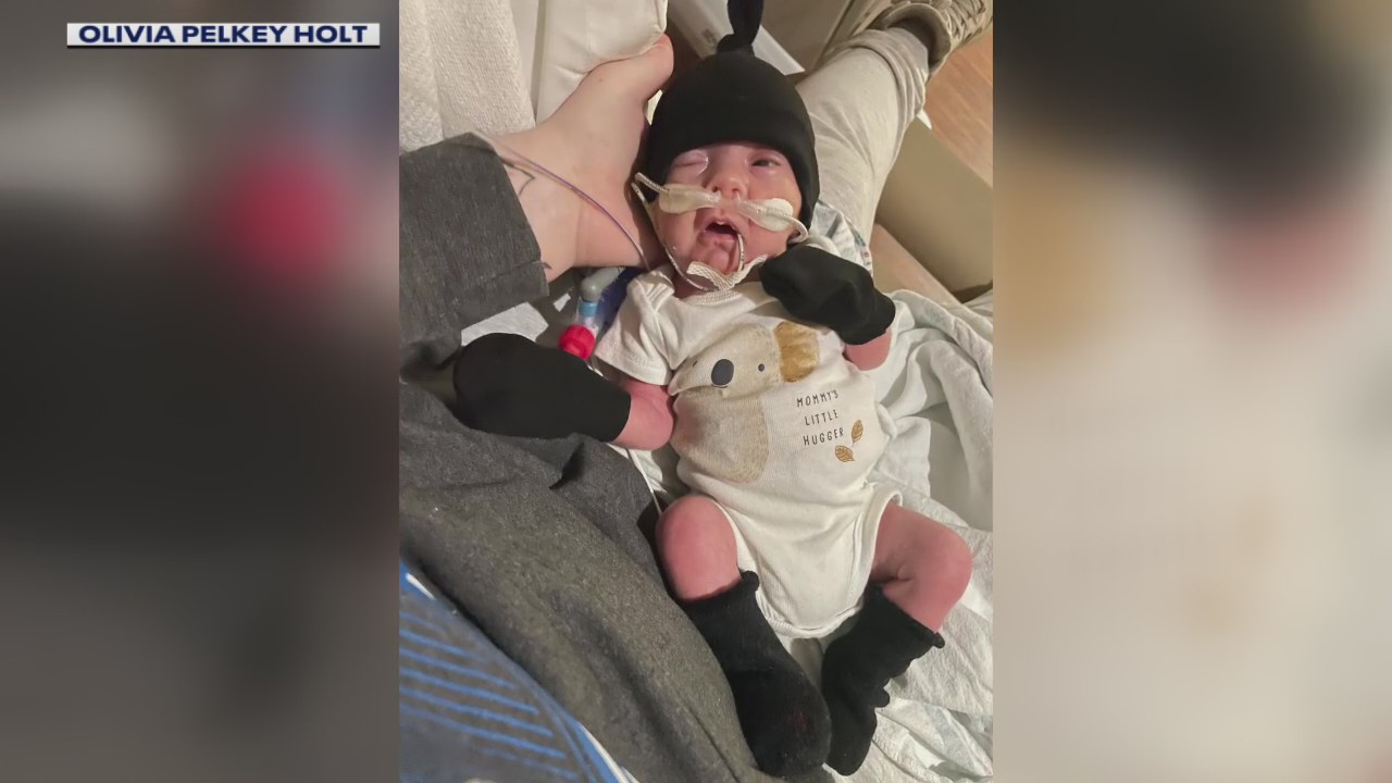 Fraser police gift baby Christmas gifts after helping mother with delivery