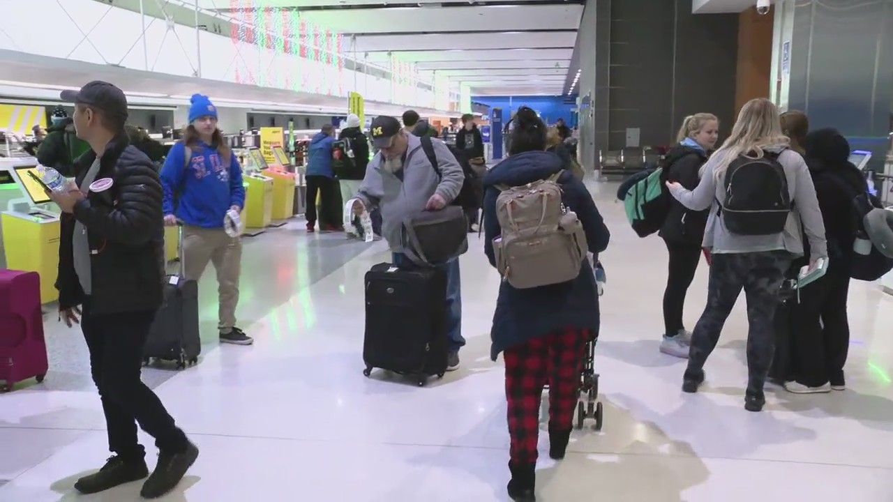 Metro Airport lines moving quickly on New Year's Day