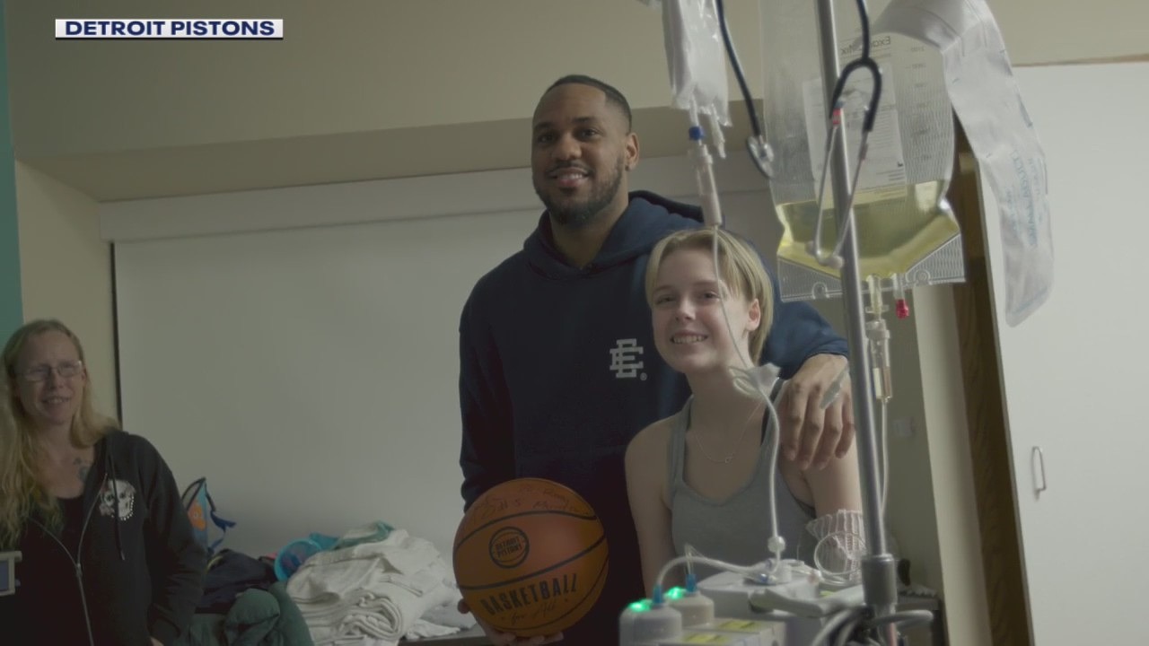 Detroit Pistons spread holiday cheer despite challenging year