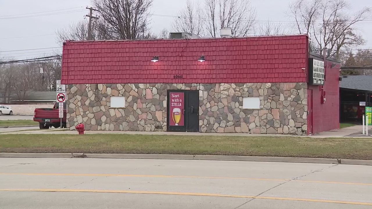 Woman stabbed, two others injured after Taylor bar fight