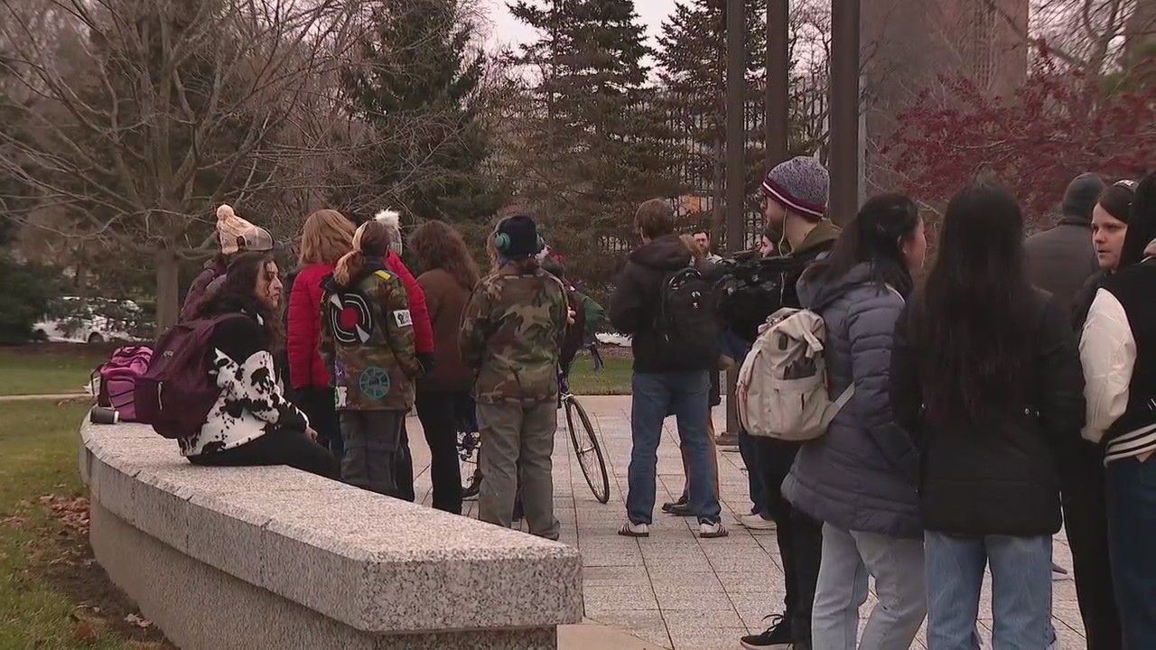 MSU students protest returning to Berkey Hall for classes a year after mass shooting