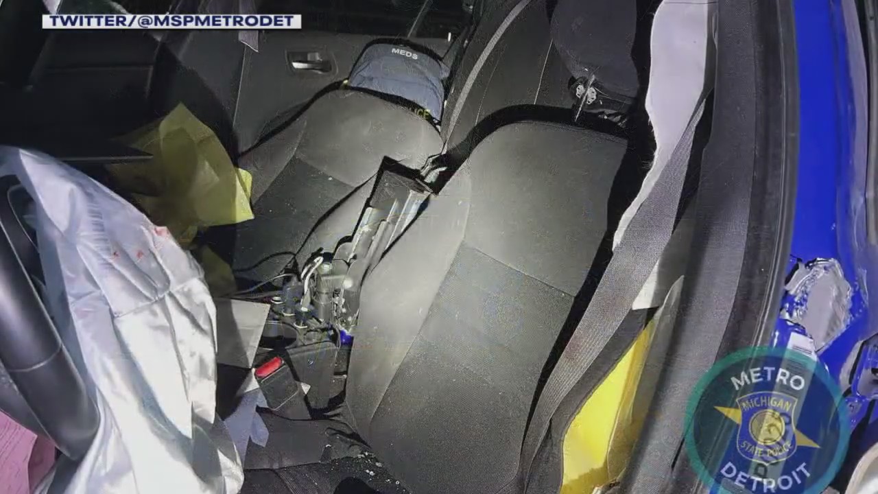 MSP trooper, prisoner involved in multi-vehicle crash on NB I-75 in Oakland County