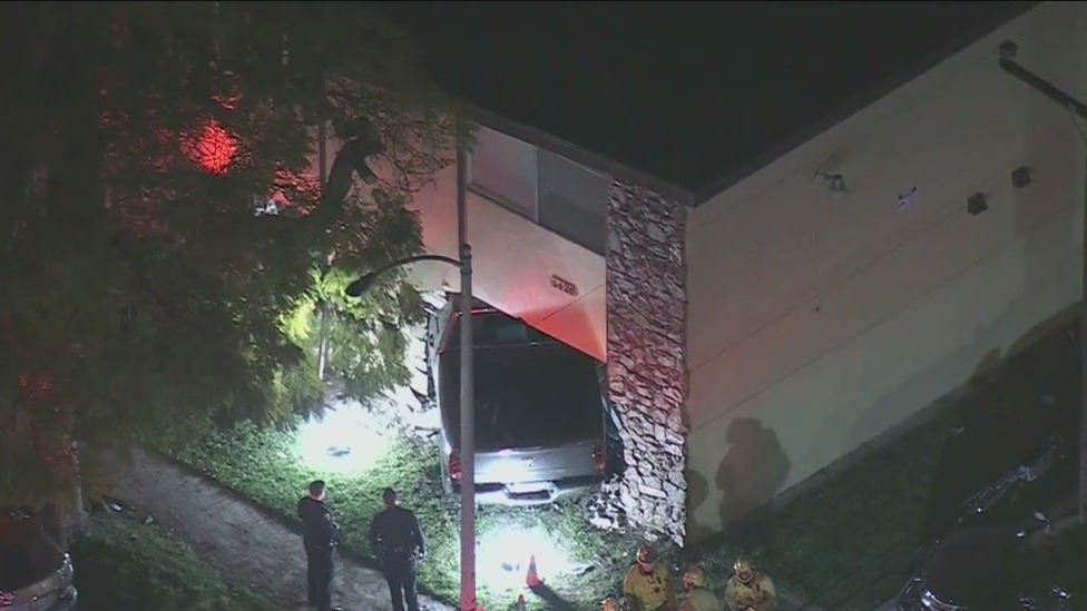 Child critically hurt when truck slams into Long Beach apartment