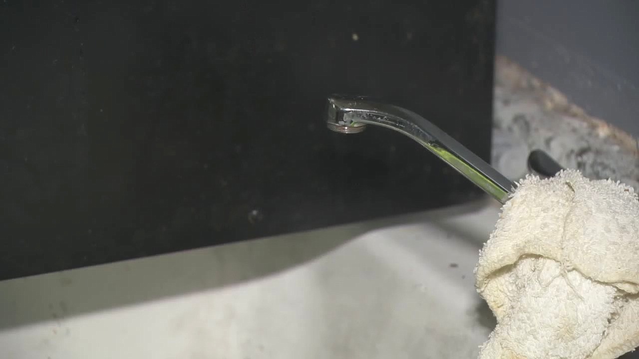 Detroit tenants left without water as landlord owes $7K to city