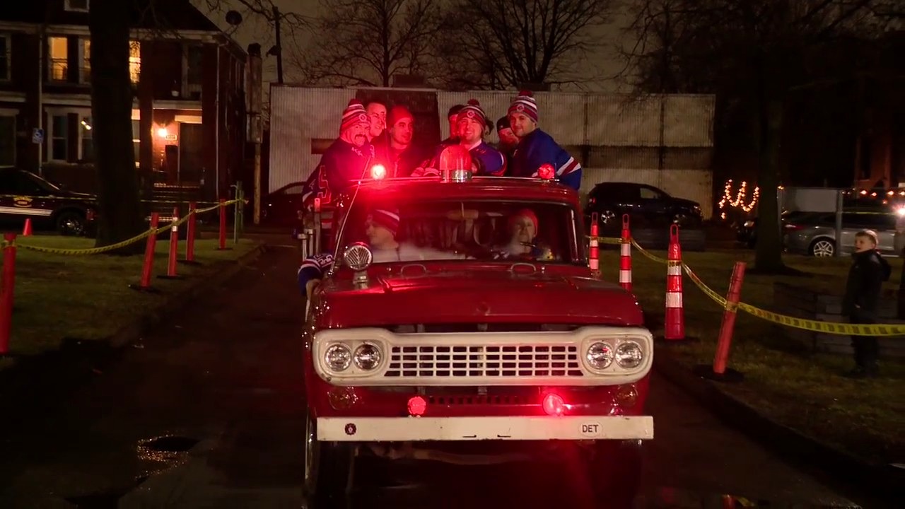 Detroit's fire department, police department face-off in 15th annual hockey game