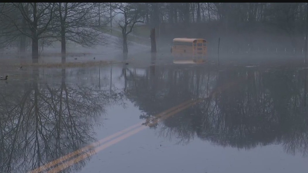 School bus with kids gets trapped in water in Detroit