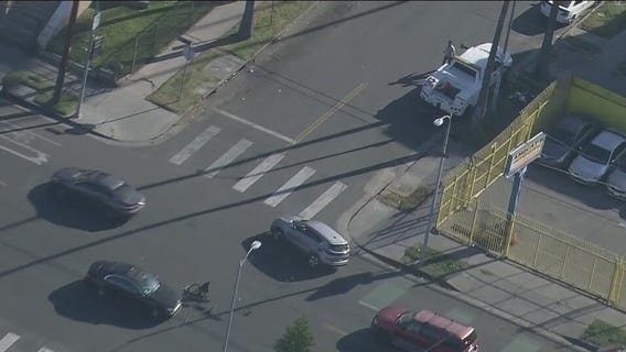 Several vehicles hit during South LA police chase