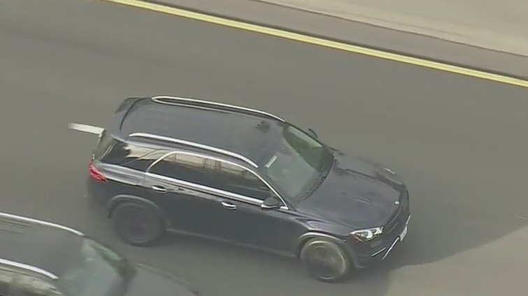LAPD in pursuit of possible stolen Mercedes-Benz SUV