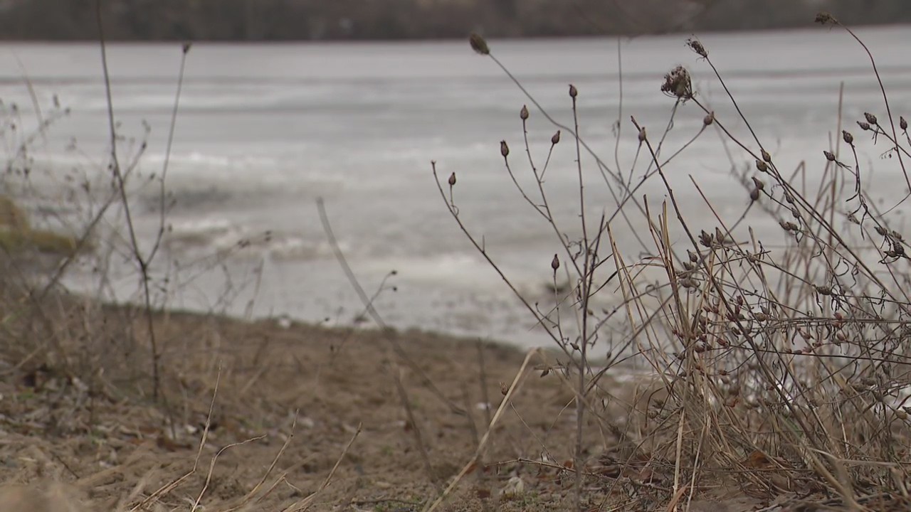 Milford Township woman dead after falling into Hubbell Pond