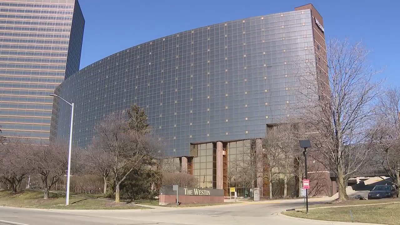 Police: 15-year-old shot in head at Southfield hotel, on life support