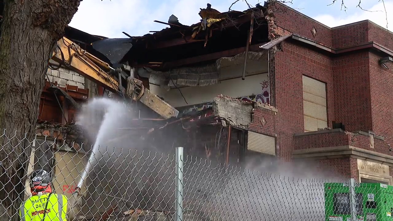 Detroit celebrates demolishing 100 buildings in 1 year