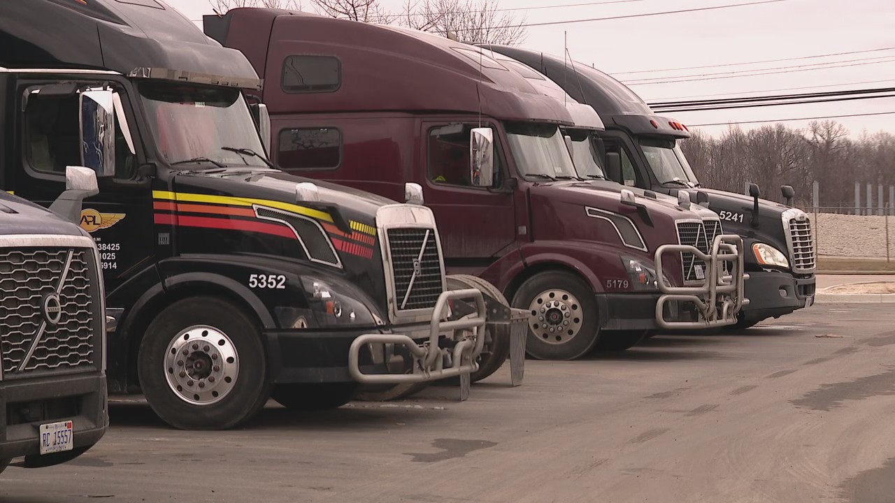 Wayne County commissioners want anti-idling law for semi-trucks