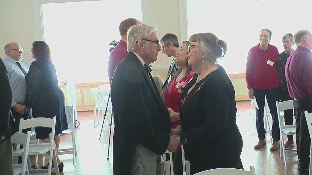 44 couples renew wedding vows in Valentine's Day ceremony in Farmington Hills