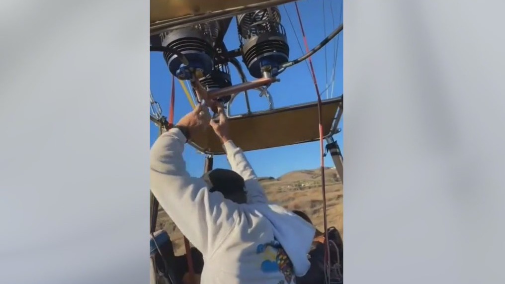 Hot air balloon crashes in Riverside County