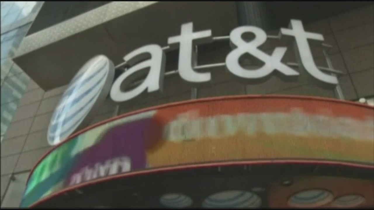 AT&T users struggle after major outage
