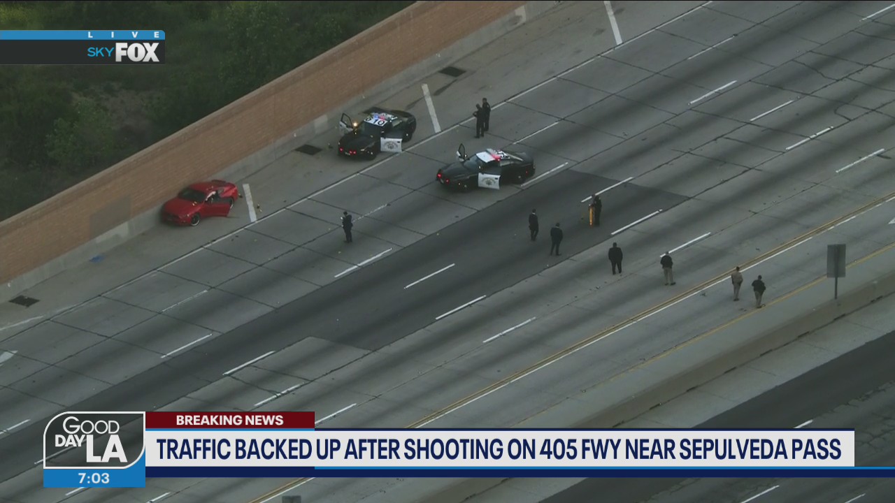 Traffic backed up after shooting on 405 Freeway near Sepulveda Pass