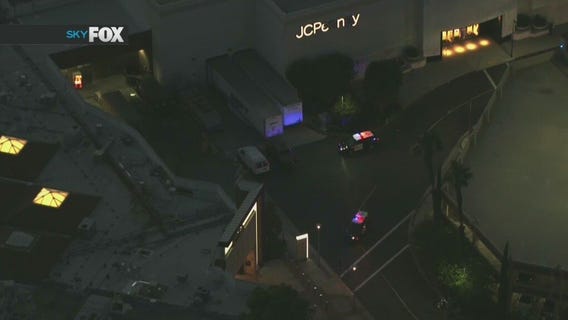 Smash-and-grab robbers use hammers to target OC mall