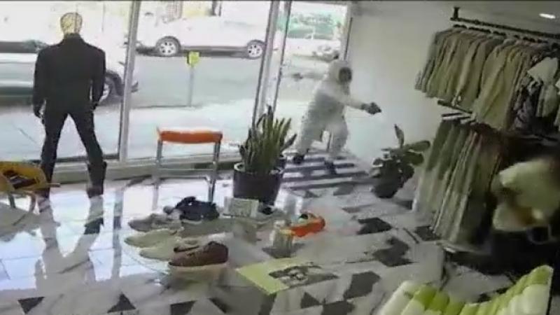 Brazen Melrose robbery attempt: 1 suspect caught