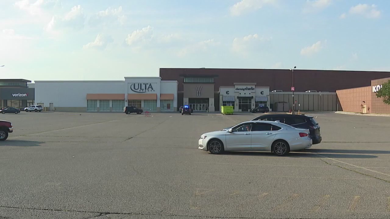 Police still searching for suspects in Westland Mall shooting | FOX 2 ...