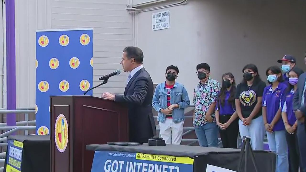 LAUSD superintendent announces free high-speed internet for thousands of LAUSD households