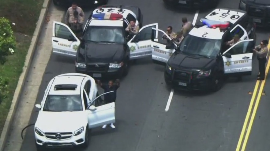 2 arrested after high-speed chase ends in Torrance