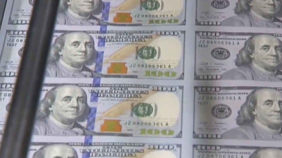 April consumer price index falls slightly from 40-year high