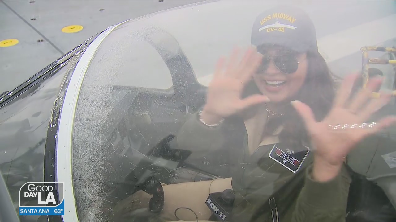 Amanda Salas gets insight fighter jet ahead of premiere of Top Gun: Maverick