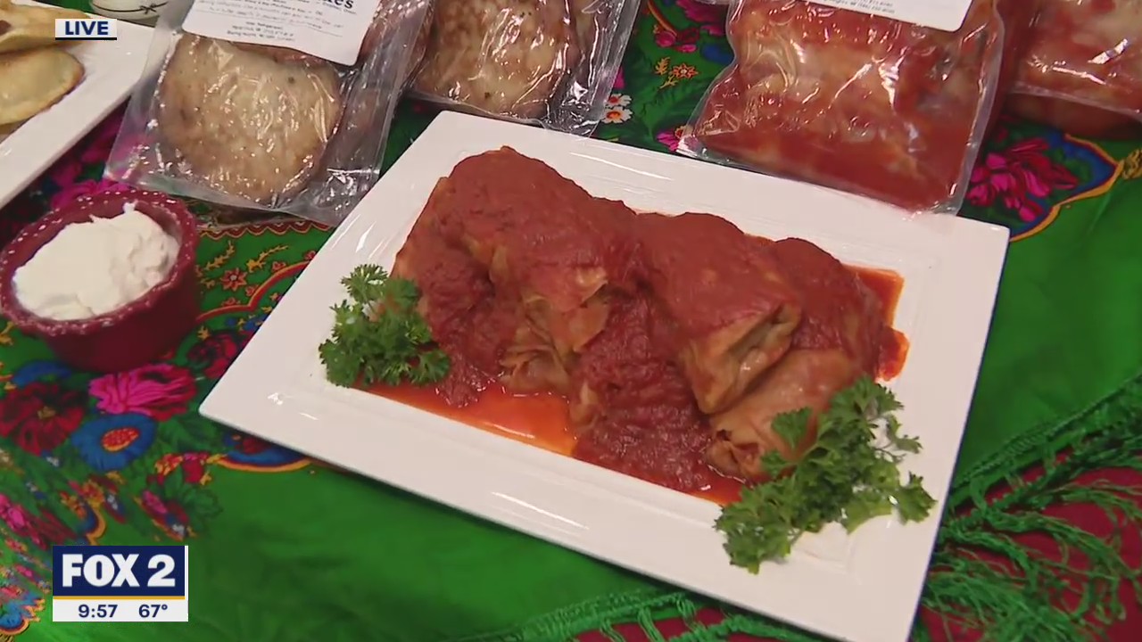 Making Golabki (stuffed cabbage rolls) with Srodek's