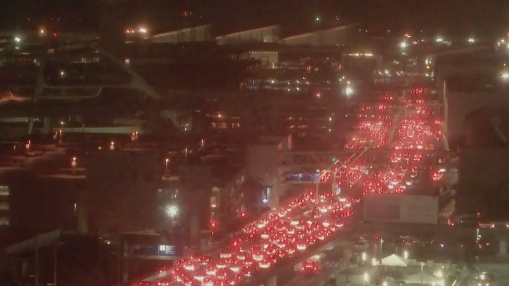 Angelenos brace for stressful, pricy July 4 holiday travel