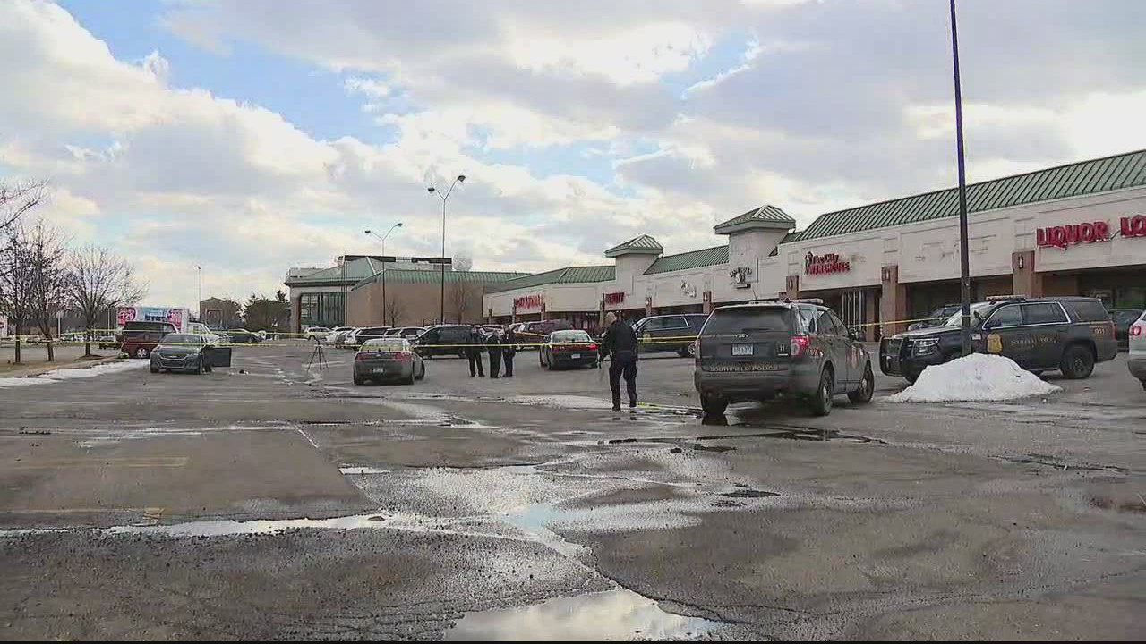 Man in critical condition after shooting outside Southfield deli | FOX ...