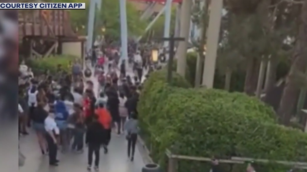 Knott's Berry Farm implements chaperone policy amid violence involving teens