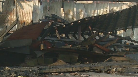 3 firefighters injured in South LA commercial building fire