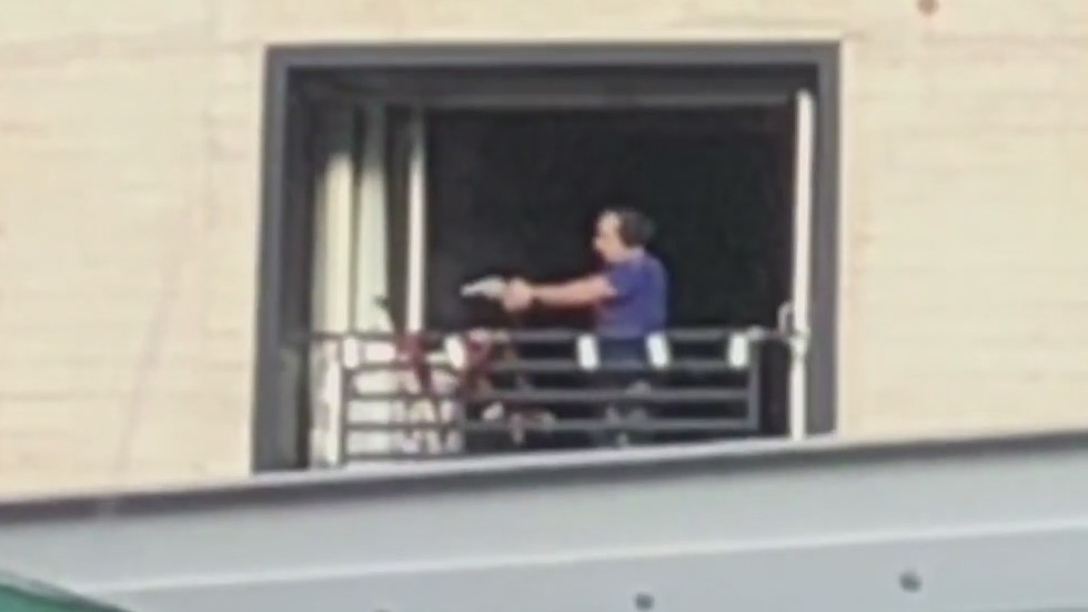 Man arrested after standoff with LAPD near Hollywood Farmers' Market