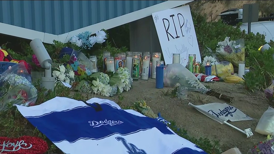 Crowd gathers outside Dodger Stadium to honor Vin Scully