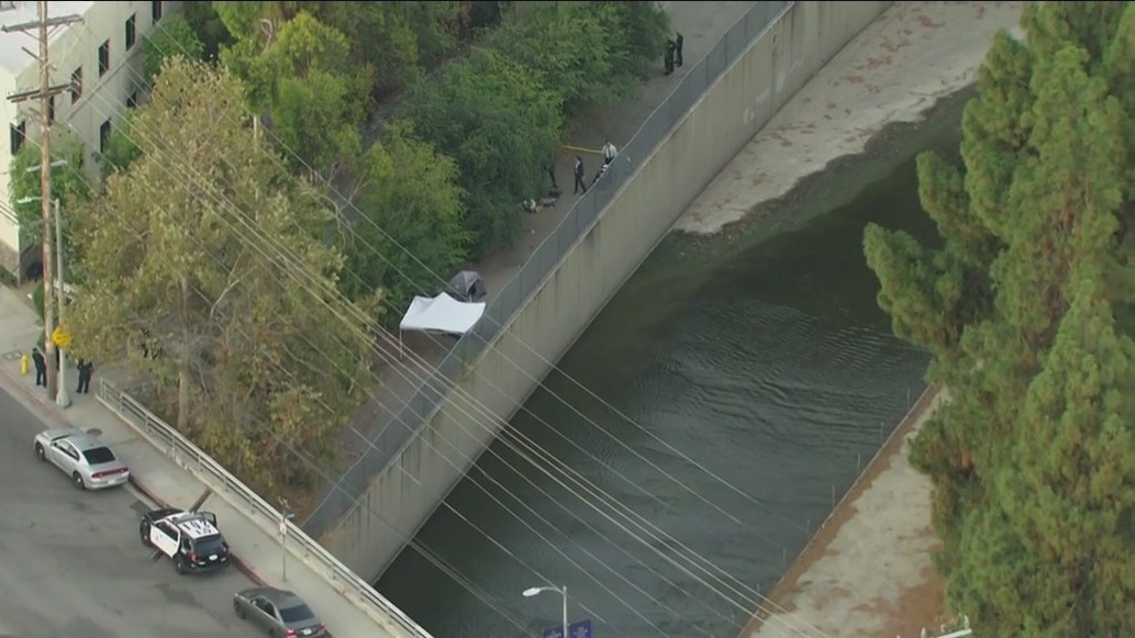 Man found stabbed to death in Studio City