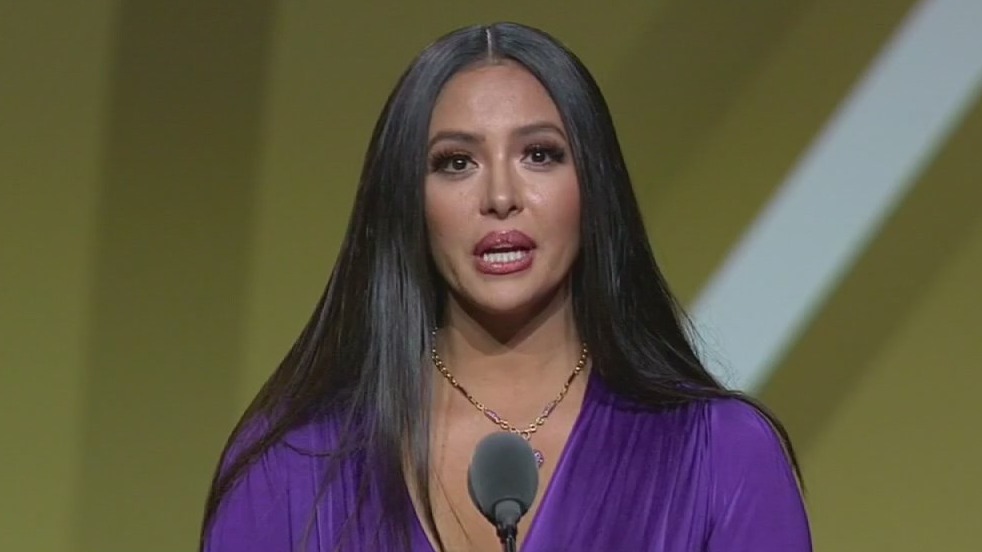 Kobe Bryant lawsuit: Jury selection begins over leaked helicopter crash scene photos