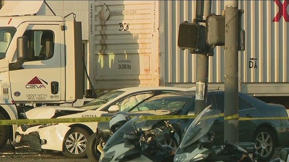 2 killed,1 injured in South Los Angeles crash