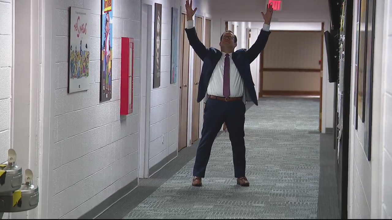 He's baaaccckkkk! Ryan Ermanni breaks free from the pod, brings hope to all