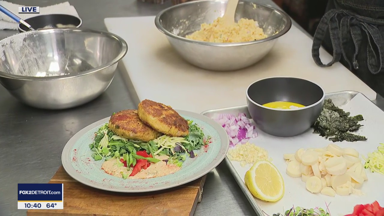 Aratham arrives in Troy